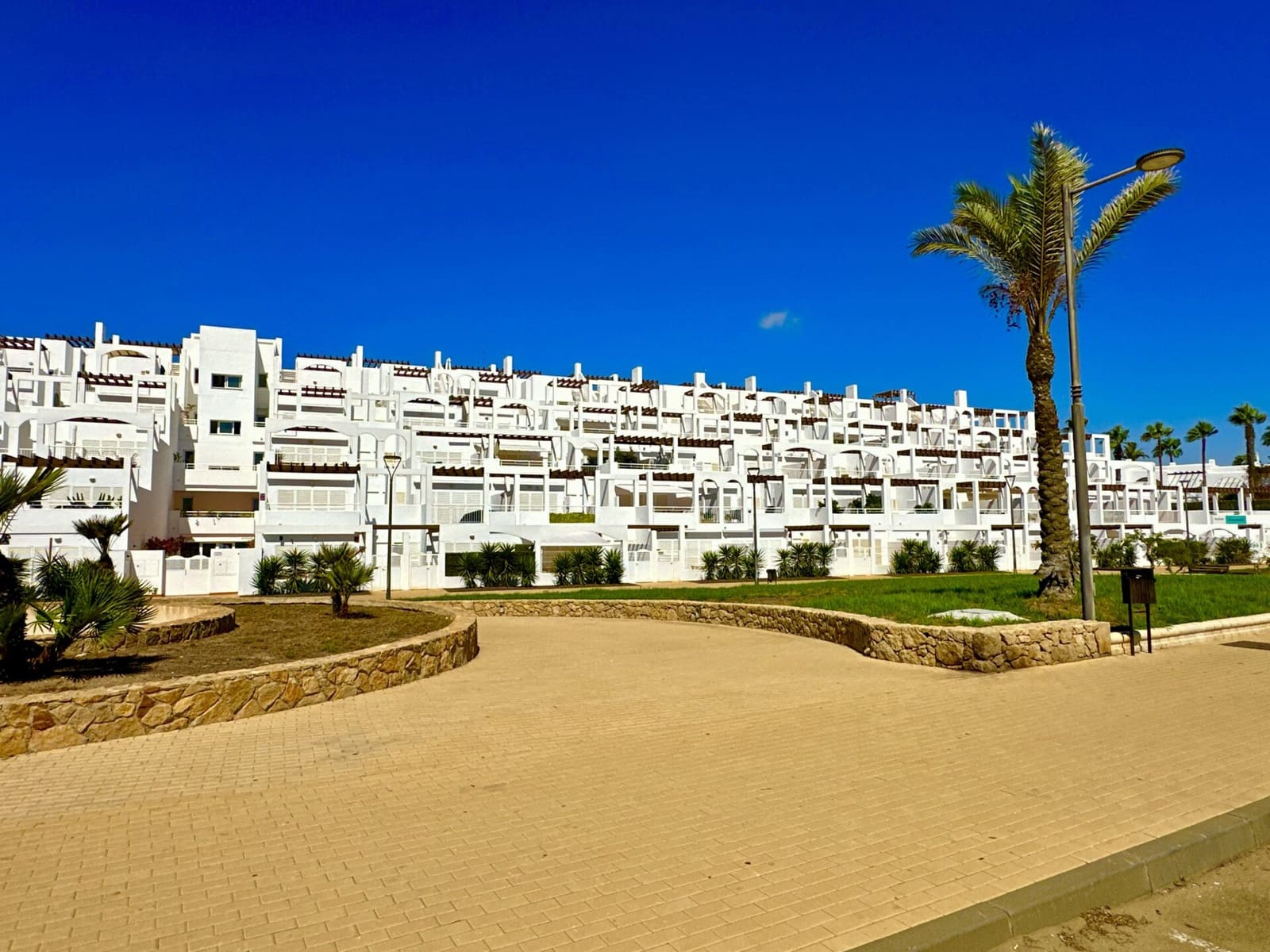 3 soveværelse Bungalow til leje i Mojacar med swimmingpool garage - € 1.395 (Ref: 8544485)