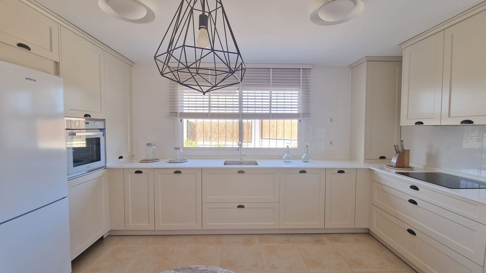 4 soverom Villa til salgs i Purias med svømmebasseng garasje - € 294 000 (Ref: 8561151)