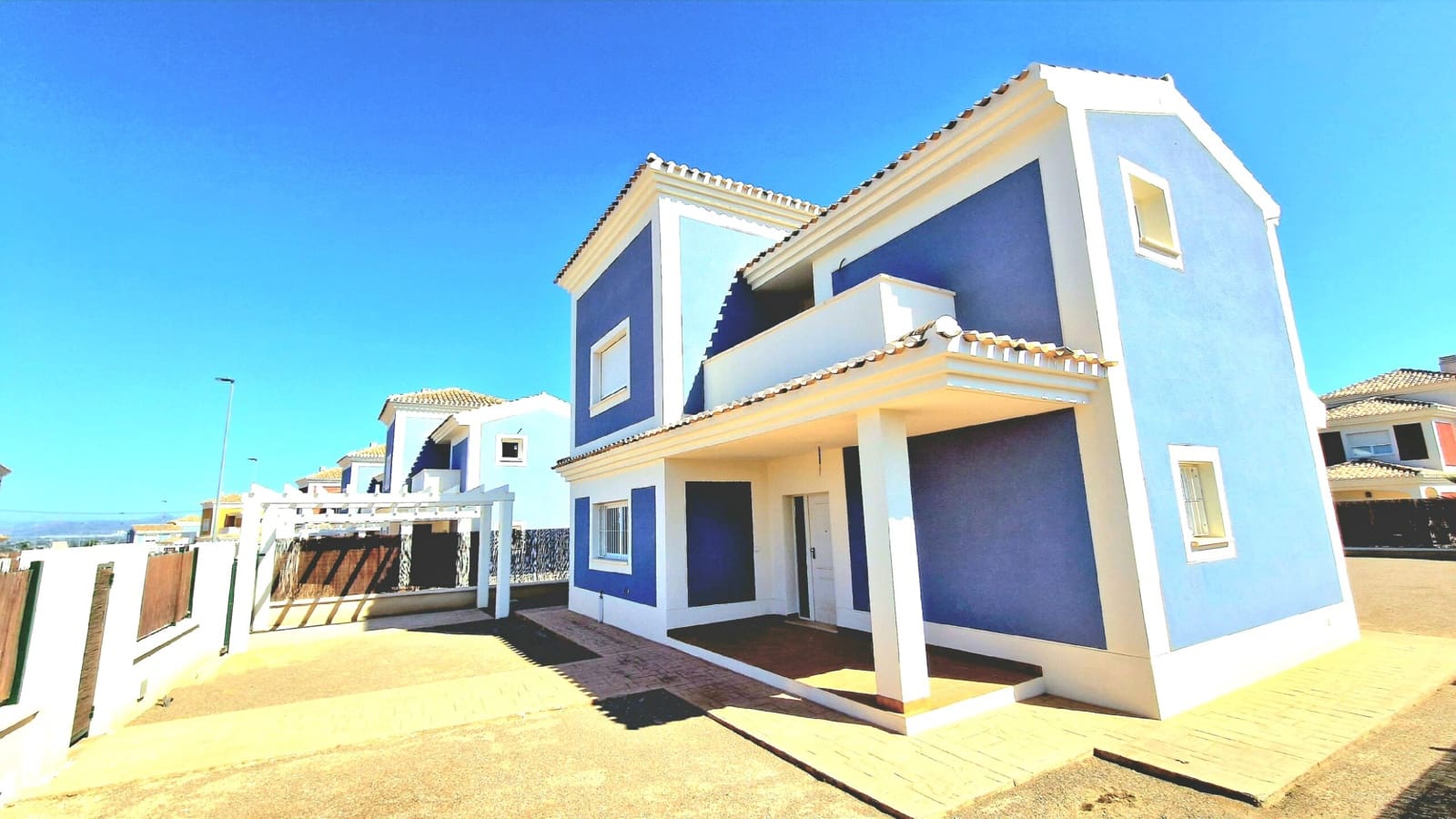 4 soverom Villa til salgs i Purias med svømmebasseng garasje - € 294 000 (Ref: 8561151)