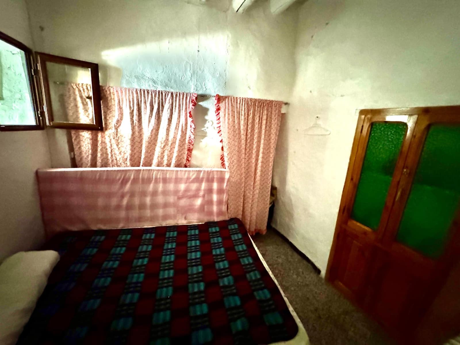 4 soveværelse Byhus til salg i Berchules med garage - € 33.000 (Ref: 9100489)