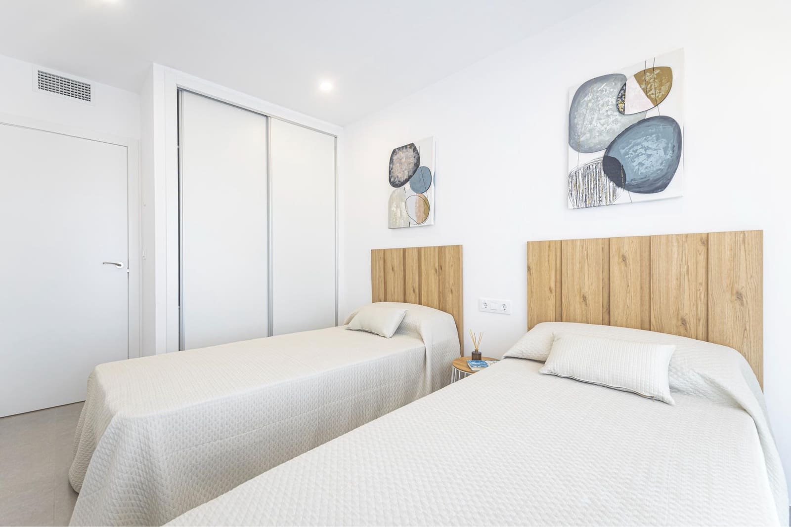 2 soverom Leilighet til salgs i La Manga del Mar Menor med svømmebasseng garasje - € 196 028 (Ref: 9111865)