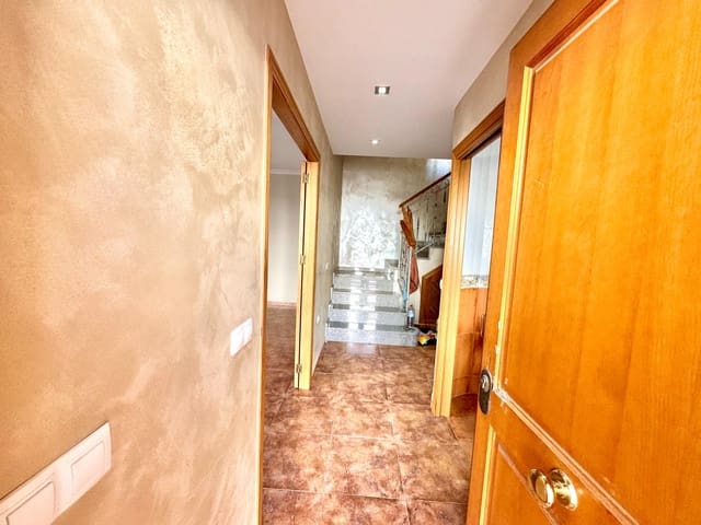 3 makuuhuone Omakotitalo myytävänä paikassa Adra - 156 500 € (Ref: 9387496)