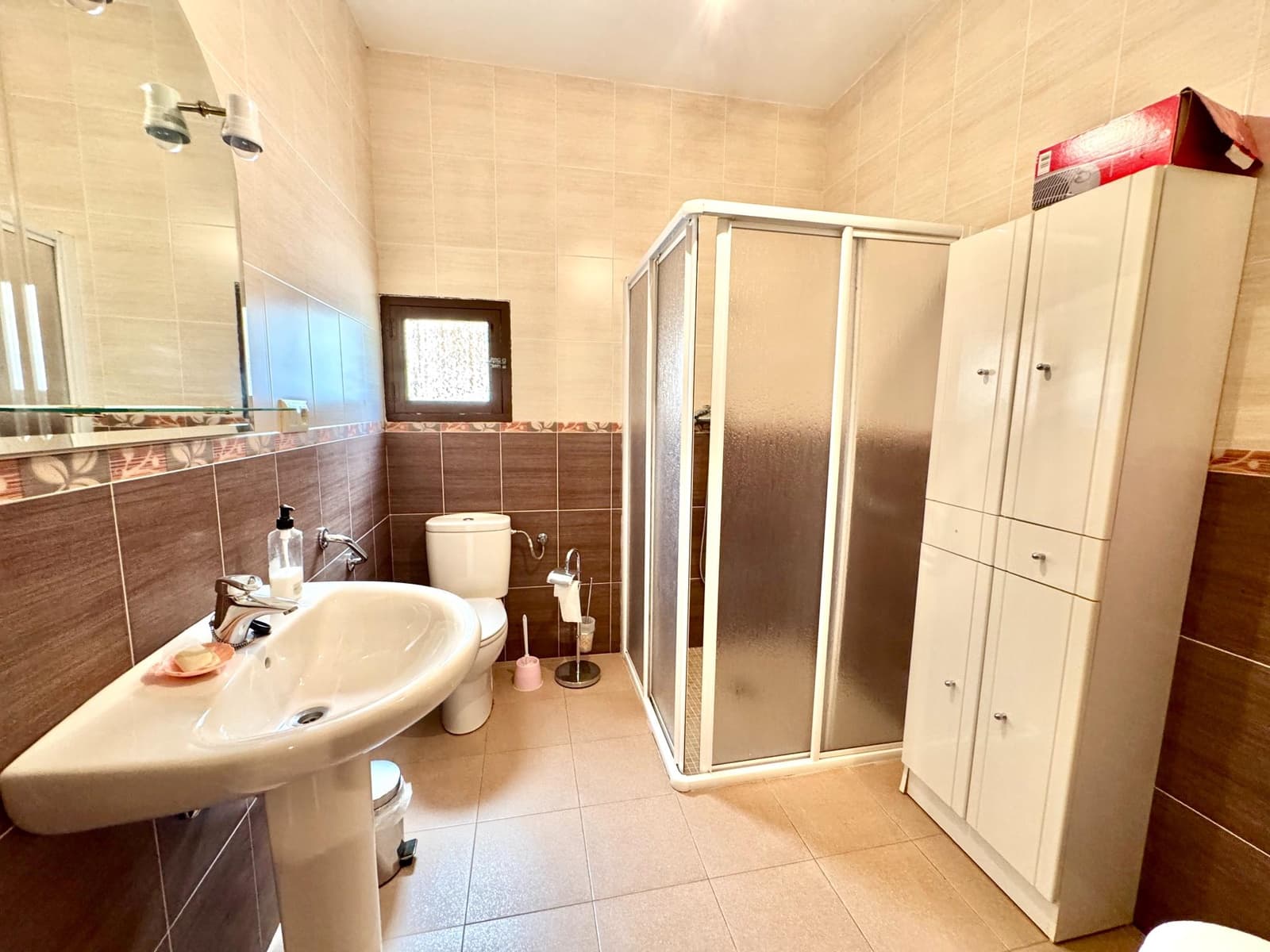 12 soverom Villa til salgs i Laroles med garasje - € 129 500 (Ref: 9387497)