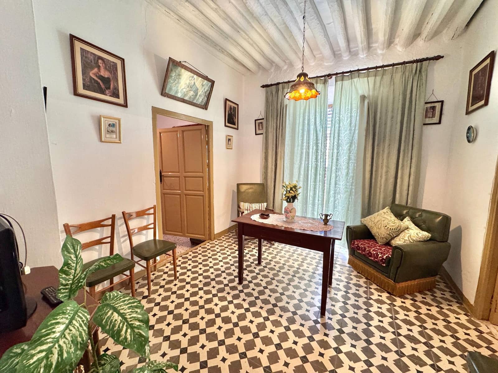 12 soverom Villa til salgs i Laroles med garasje - € 129 500 (Ref: 9387497)