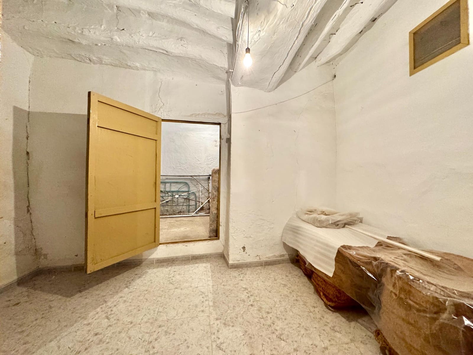 12 soverom Villa til salgs i Laroles med garasje - € 129 500 (Ref: 9387497)