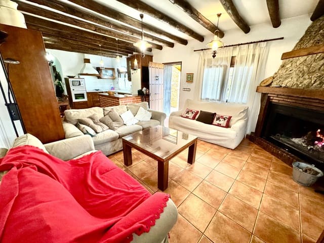 3 makuuhuone Huvila myytävänä paikassa Yegen, Alpujarra de la Sierra mukana 
autotalli - 275 000 € (Ref: 9455906)