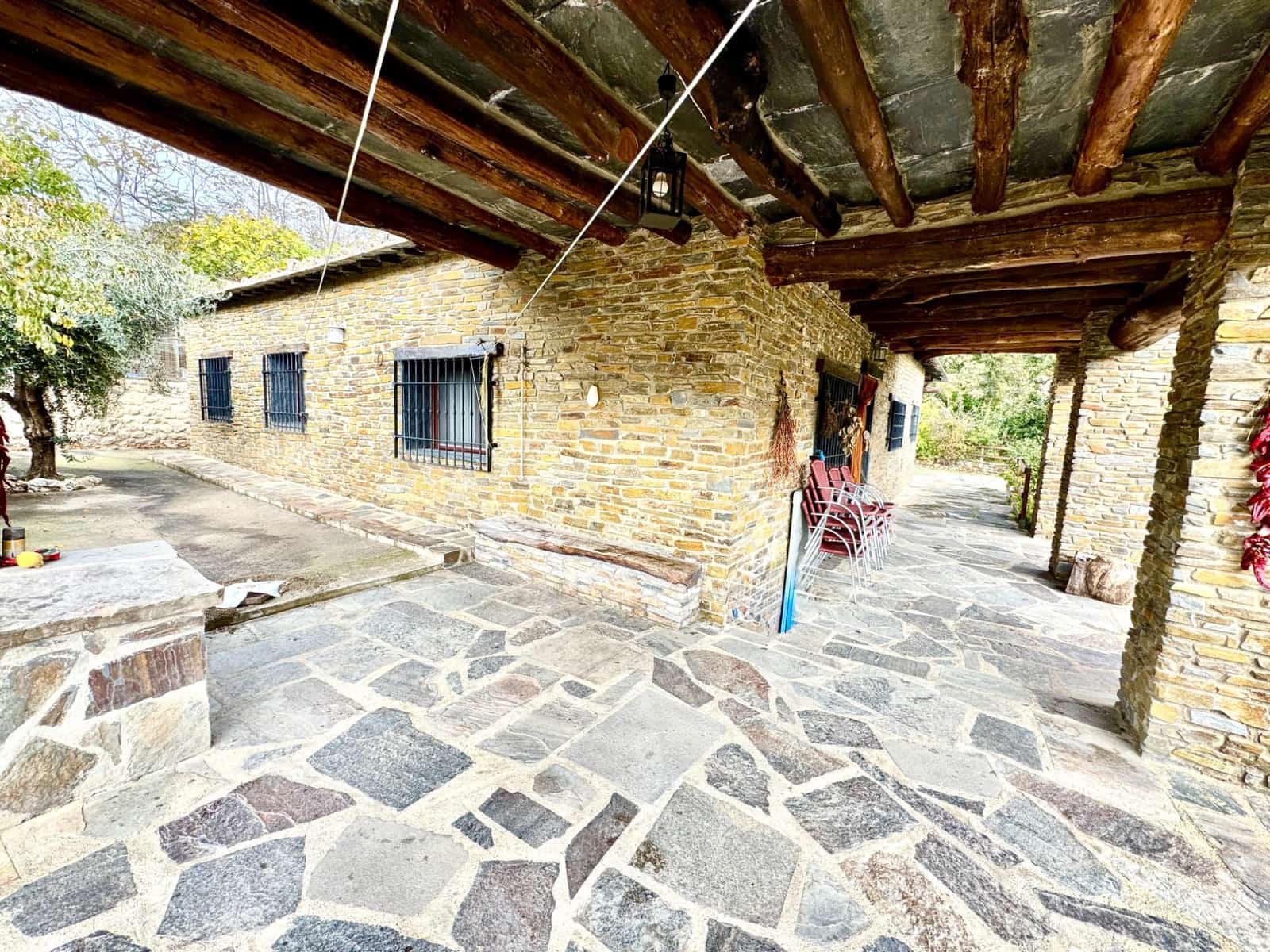 3 sovrum Villa till salu i Yegen med garage - 275 000 € (Ref: 9455906)