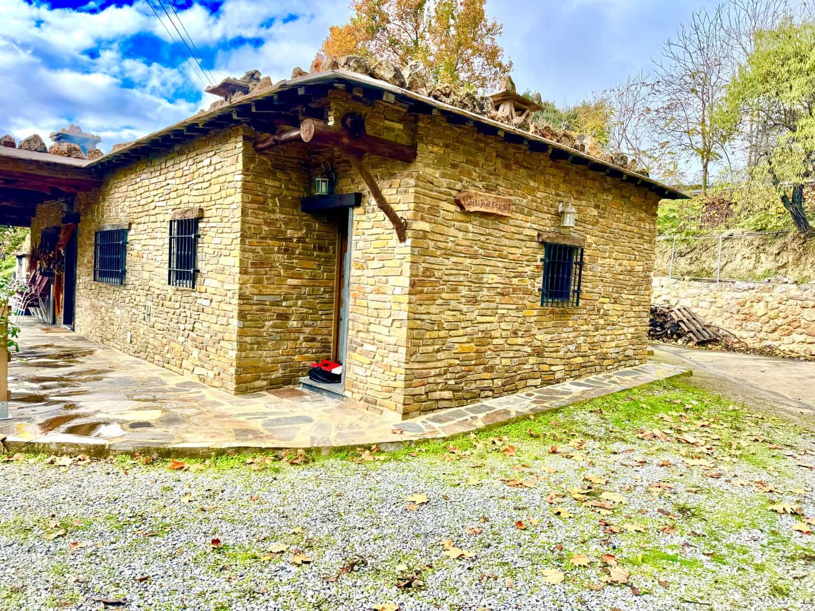 3 sovrum Villa till salu i Yegen med garage - 275 000 € (Ref: 9455906)