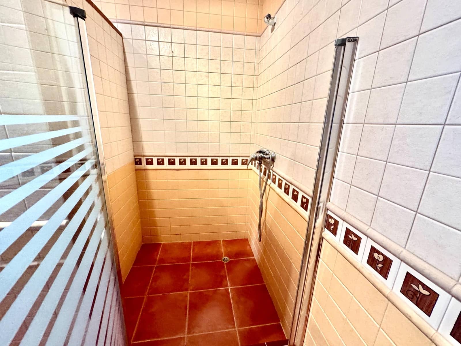 3 sovrum Villa till salu i Yegen med garage - 275 000 € (Ref: 9455906)