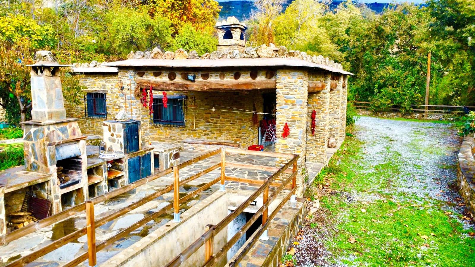 3 sovrum Villa till salu i Yegen med garage - 275 000 € (Ref: 9455906)