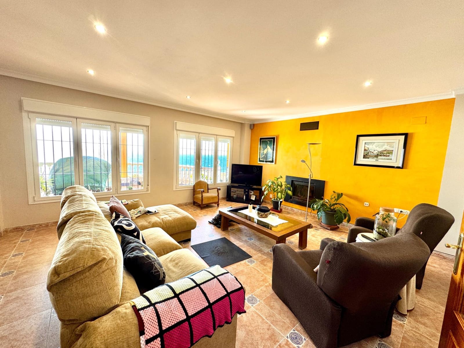 Chalet de 4 habitaciones en Adra en venta con piscina garaje - 535.000 € (Ref: 9603103)