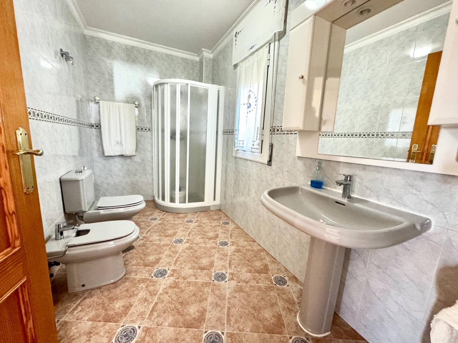 Chalet de 4 habitaciones en Adra en venta con piscina garaje - 535.000 € (Ref: 9603103)