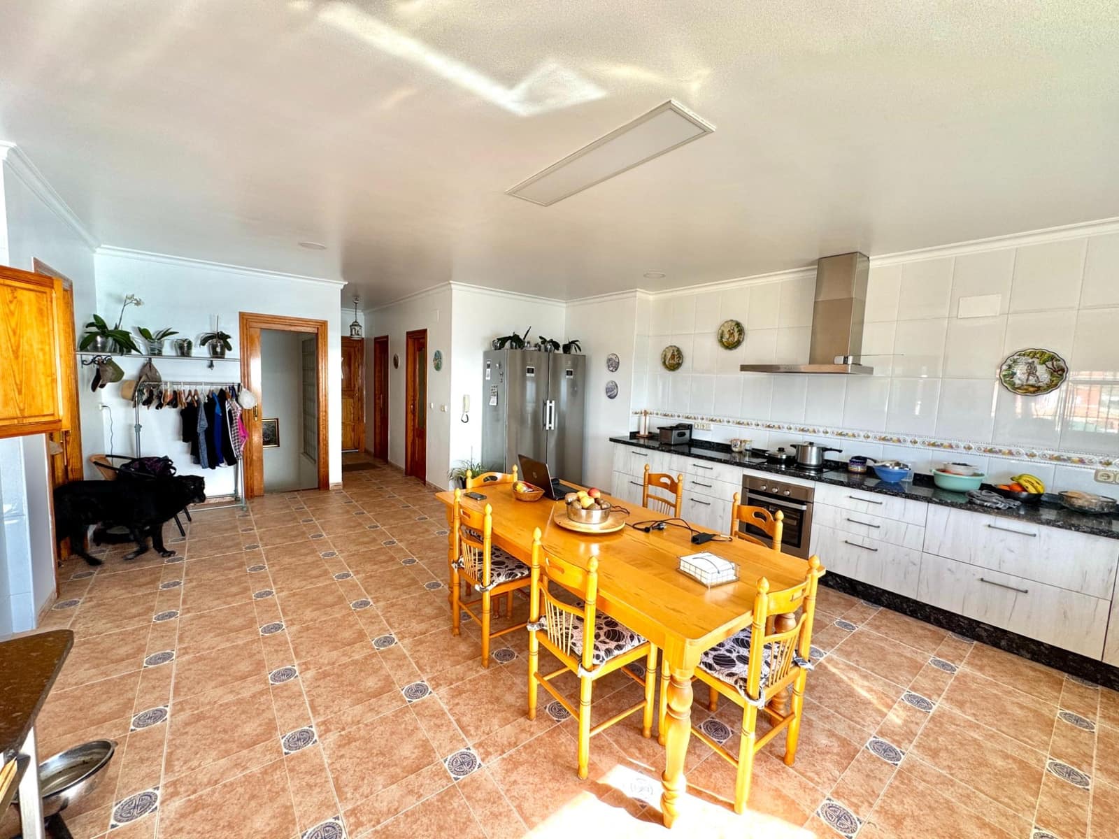 Chalet de 4 habitaciones en Adra en venta con piscina garaje - 535.000 € (Ref: 9603103)