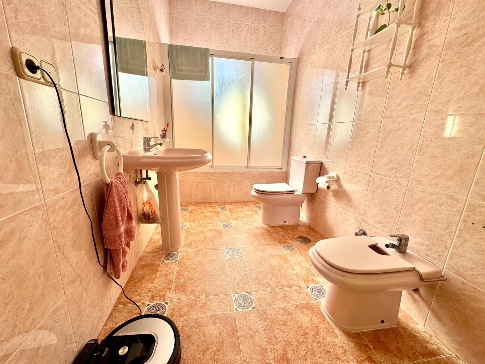 Chalet de 4 habitaciones en Adra en venta con piscina garaje - 535.000 € (Ref: 9603103)