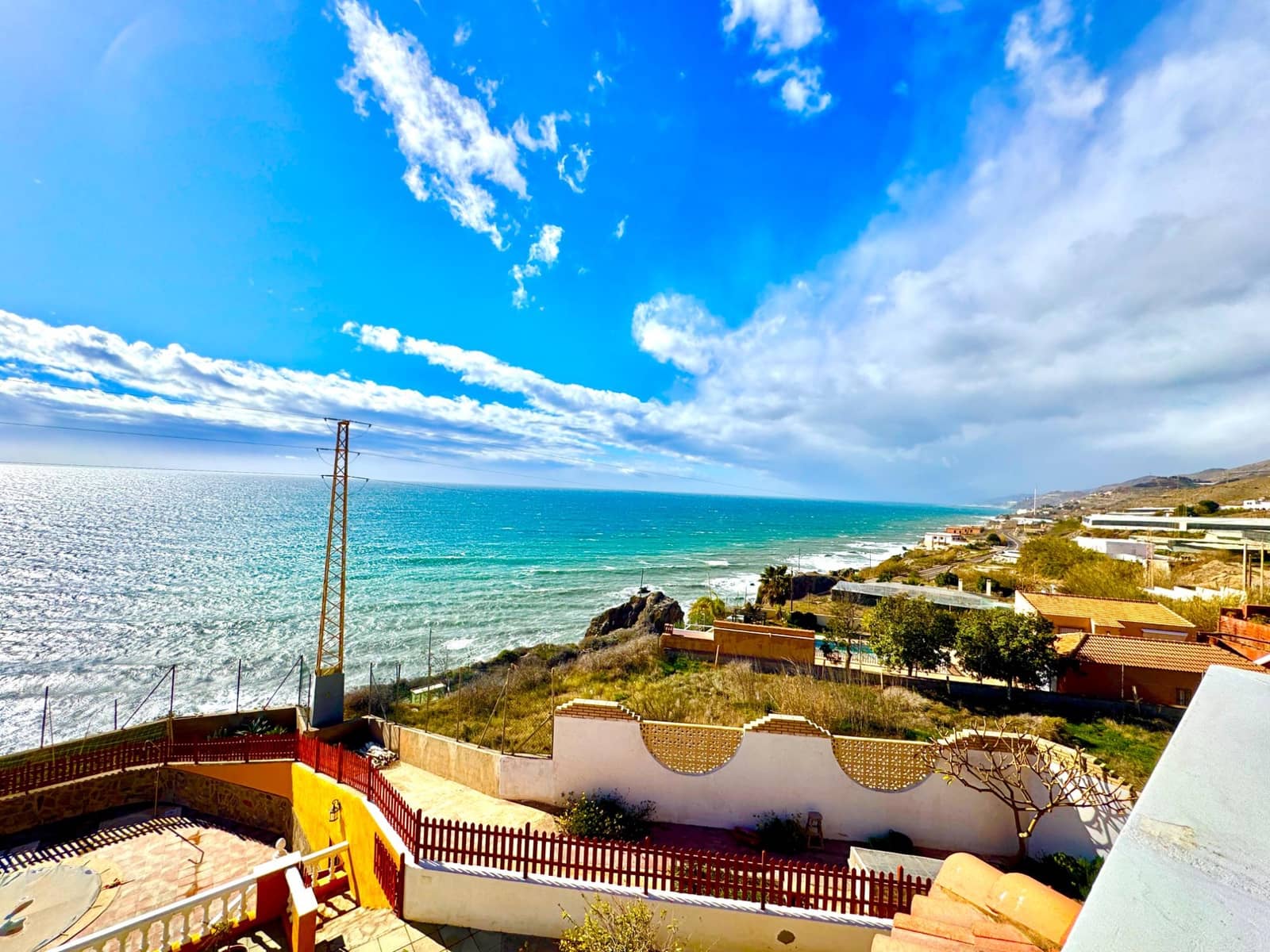 Chalet de 4 habitaciones en Adra en venta con piscina garaje - 535.000 € (Ref: 9603103)