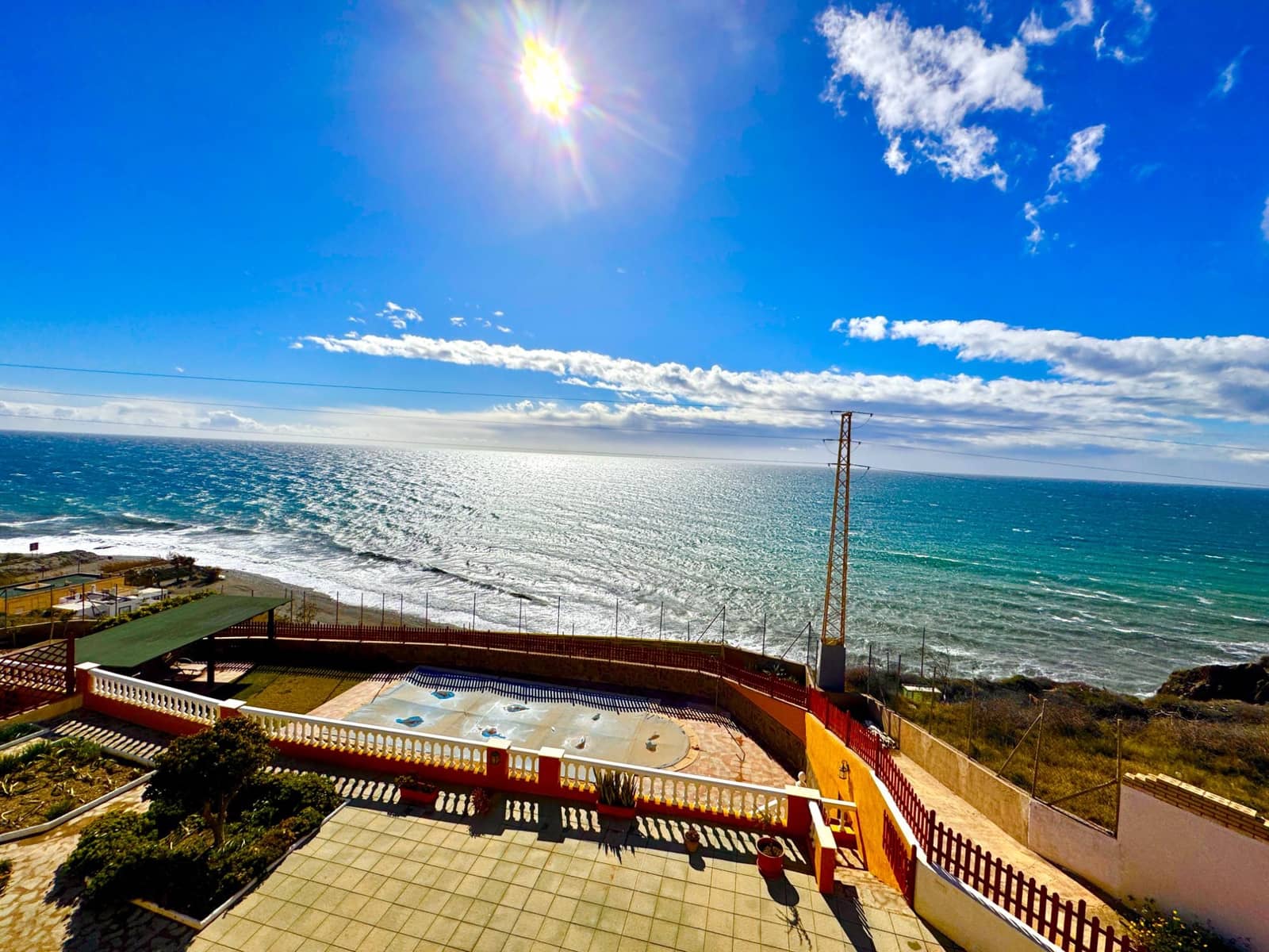 Chalet de 4 habitaciones en Adra en venta con piscina garaje - 535.000 € (Ref: 9603103)