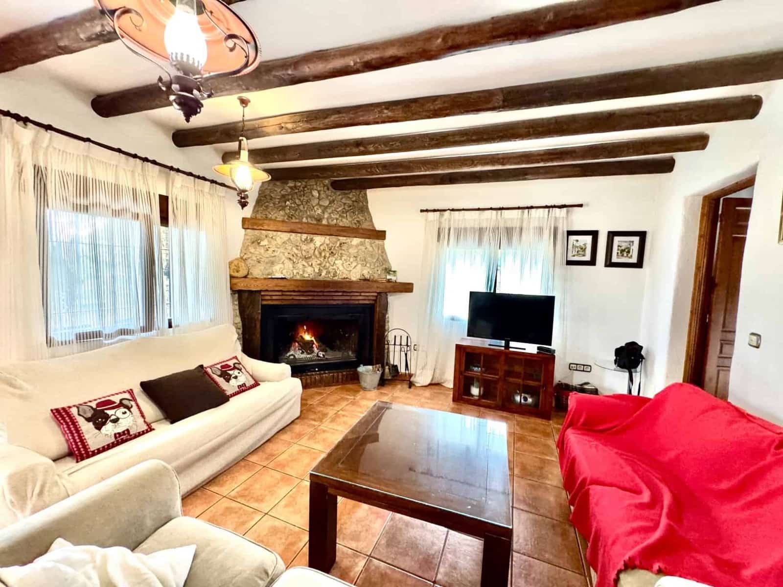 3 Zimmer Villa zu verkaufen in Yegen mit Garage - 275.000 € (Ref: 9603104)