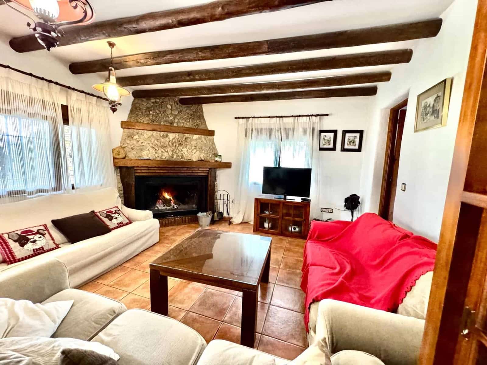 3 Zimmer Villa zu verkaufen in Yegen mit Garage - 275.000 € (Ref: 9603104)
