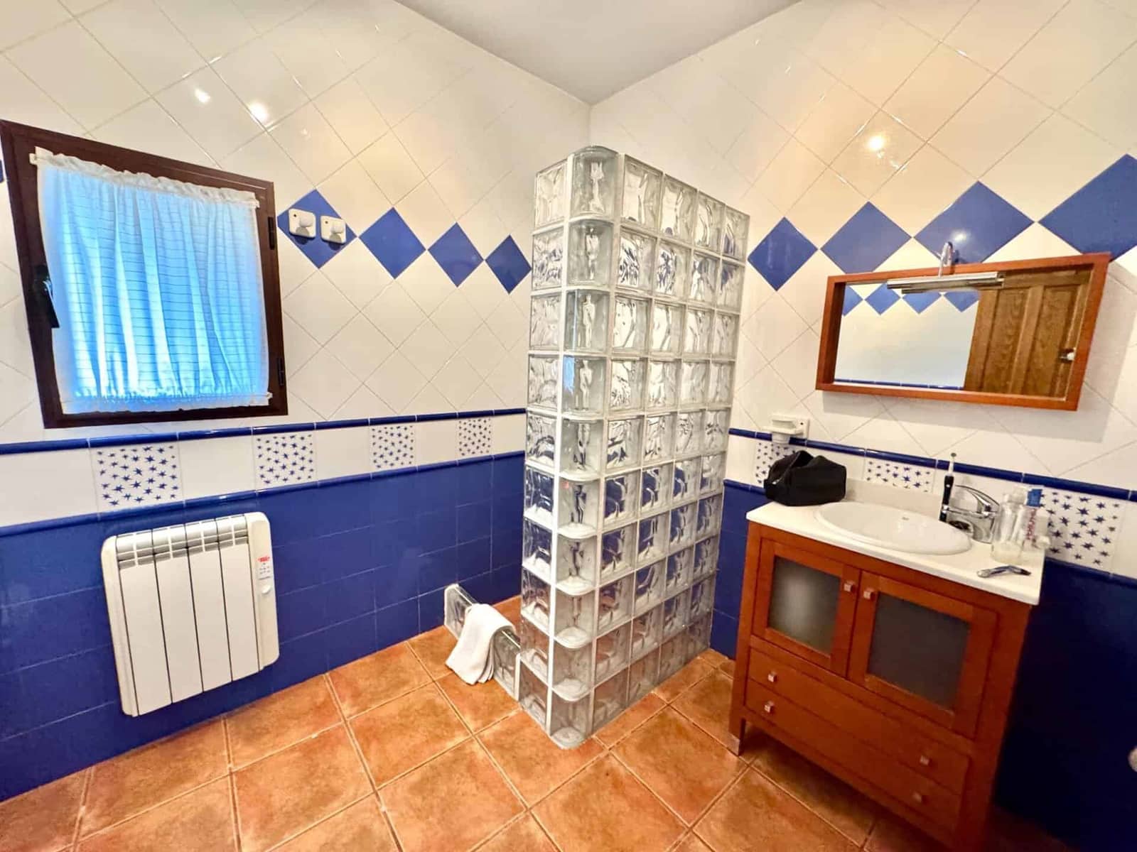 3 Zimmer Villa zu verkaufen in Yegen mit Garage - 275.000 € (Ref: 9603104)