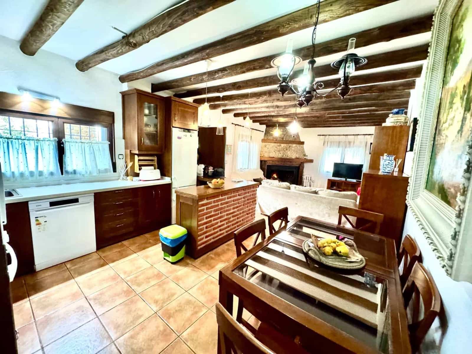 3 Zimmer Villa zu verkaufen in Yegen mit Garage - 275.000 € (Ref: 9603104)