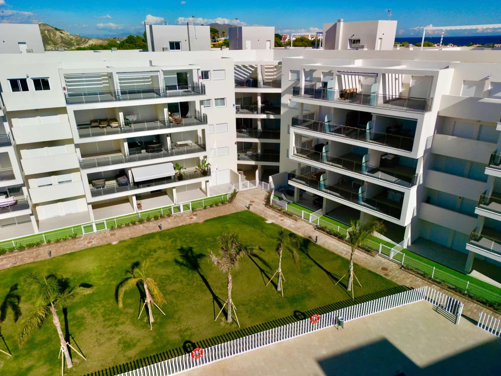 2 makuuhuone Huoneisto vuokrattavana paikassa Vera mukana uima-altaan 
autotalli - 950 € (Ref: 9603105)