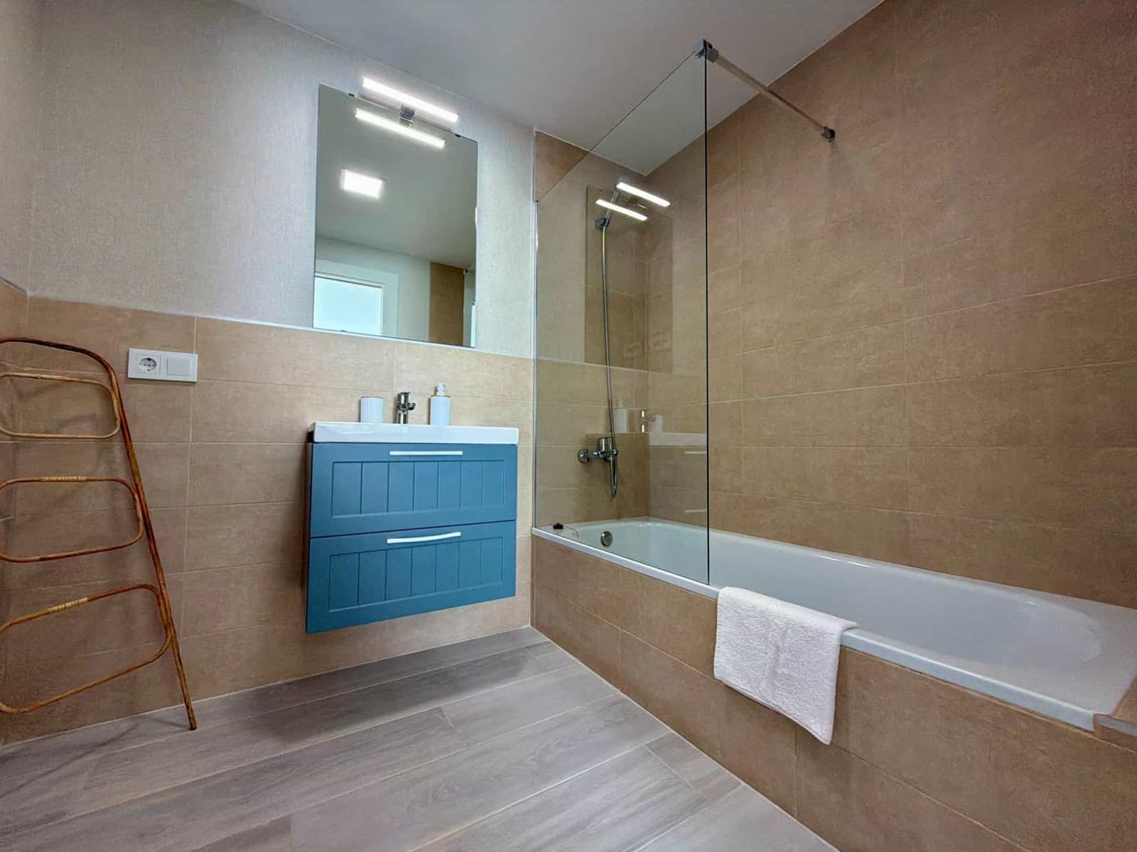 2 Zimmer Apartment zu vermieten in Vera mit Pool Garage - 950 € (Ref: 9603105)