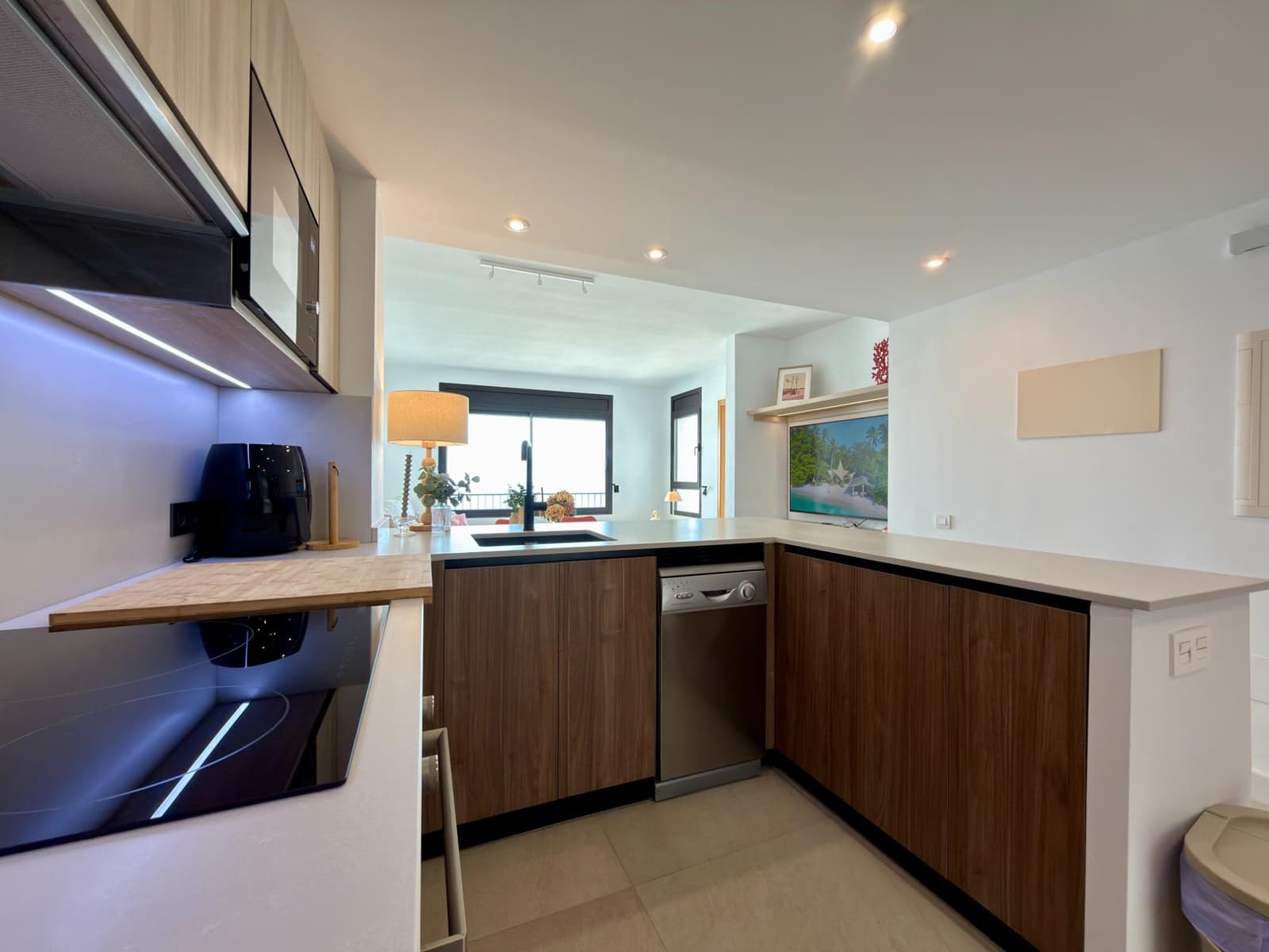 3 bedroom Penthouse for rent in Mojacar with pool garage - € 1,495 (Ref: 9603107)