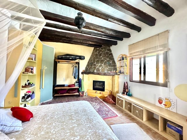 Chalet de 4 habitaciones en Válor en venta con garaje - 155.000 € (Ref: 9603108)