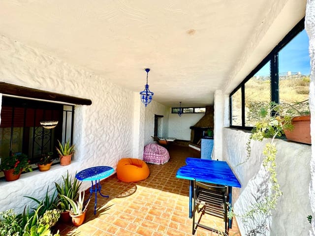 Chalet de 4 habitaciones en Válor en venta con garaje - 155.000 € (Ref: 9603108)