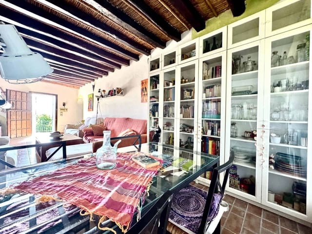 4 bedroom Villa for sale in Válor with garage - € 155,000 (Ref: 9603108)