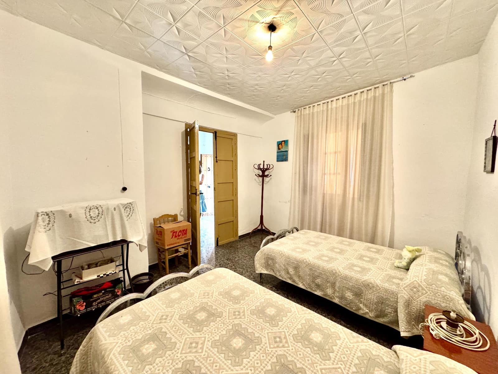 Chalet de 12 habitaciones en Laroles en venta con garaje - 129.500 € (Ref: 9603109)