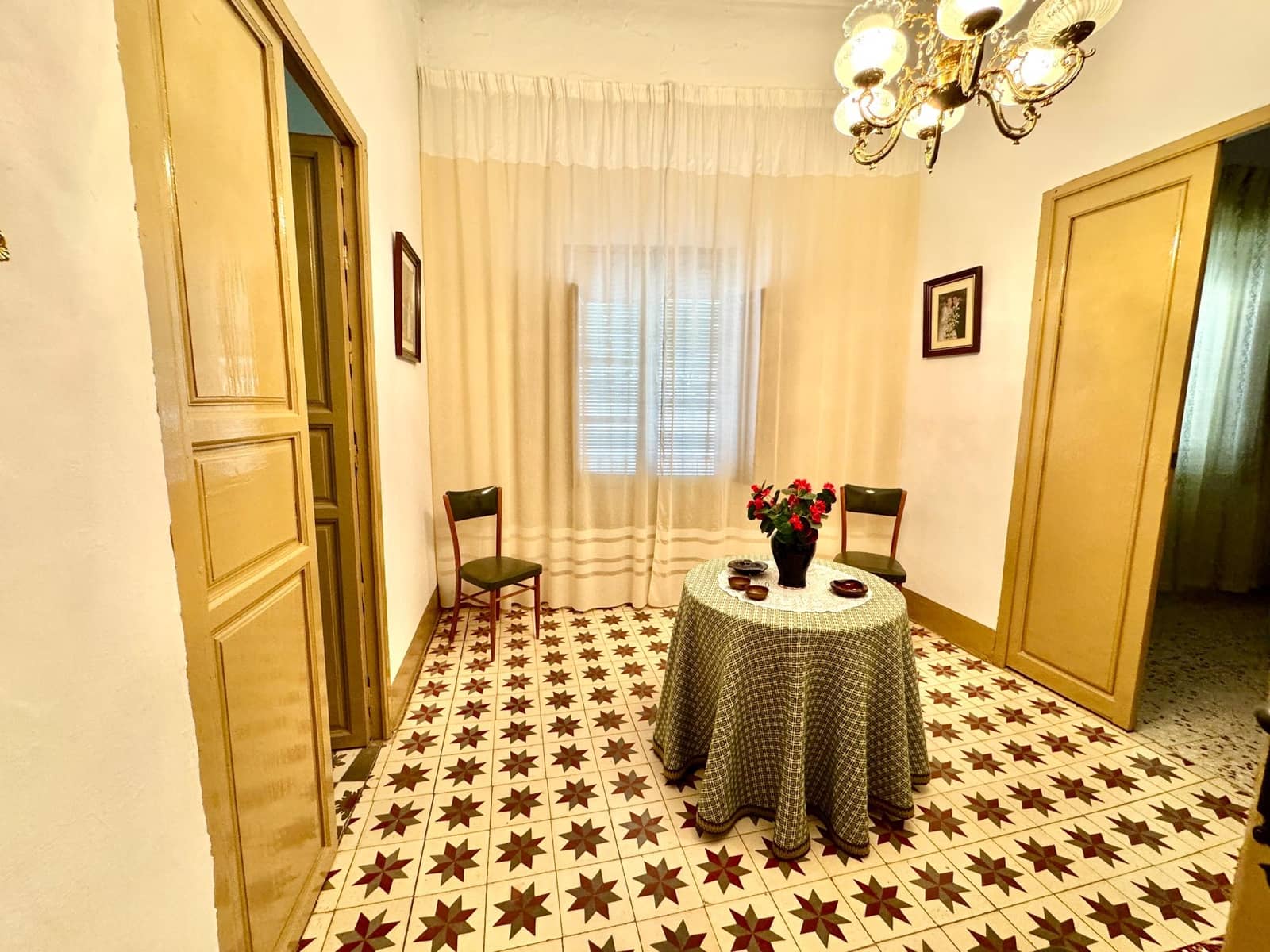 Chalet de 12 habitaciones en Laroles en venta con garaje - 129.500 € (Ref: 9603109)