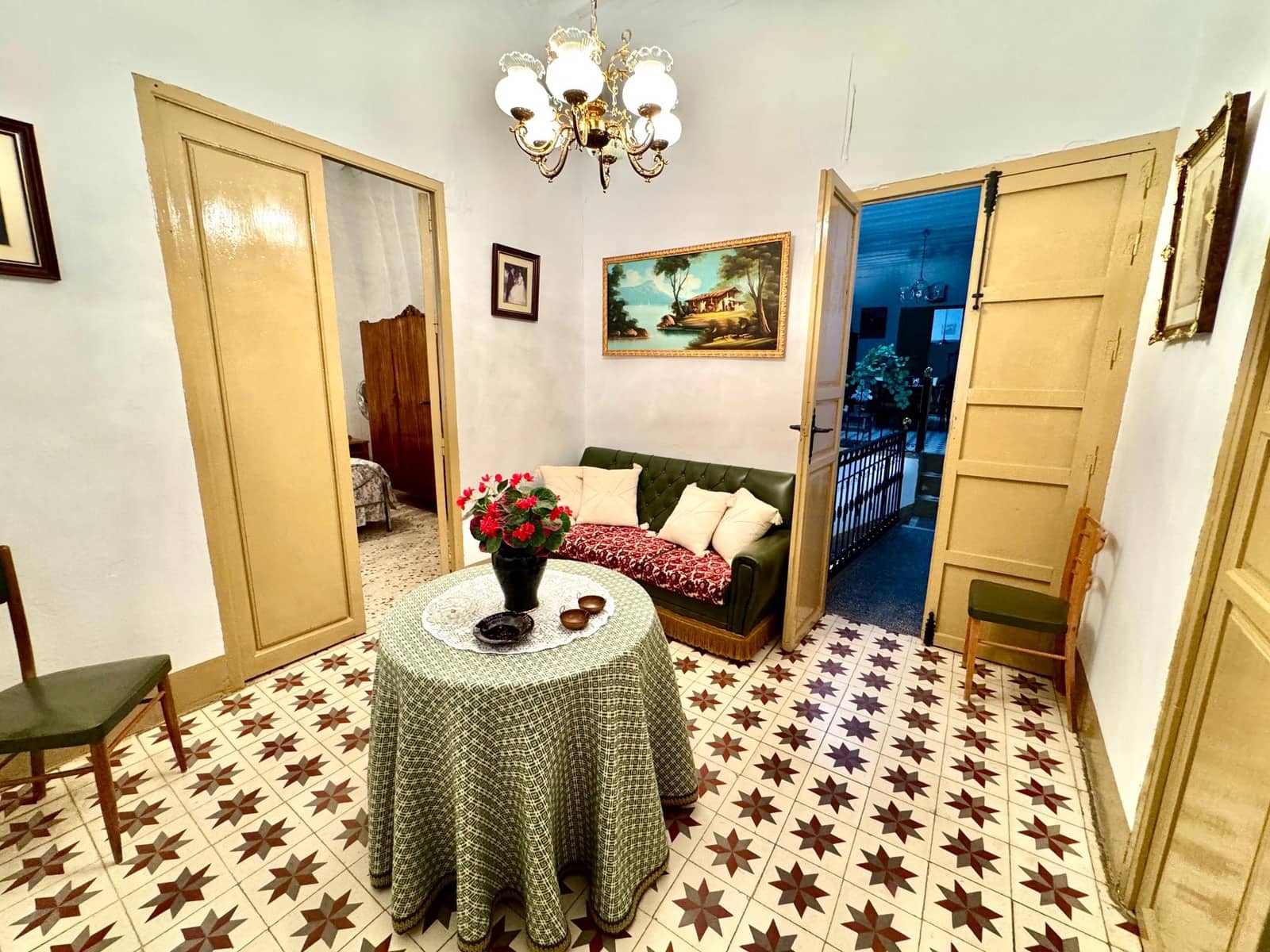 Chalet de 12 habitaciones en Laroles en venta con garaje - 129.500 € (Ref: 9603109)