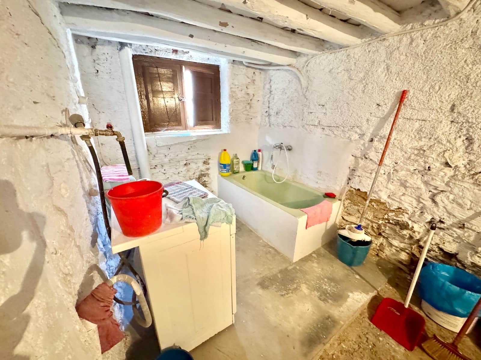 Chalet de 12 habitaciones en Laroles en venta con garaje - 129.500 € (Ref: 9603109)