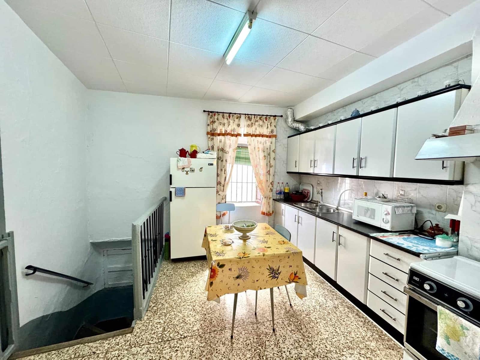 Chalet de 12 habitaciones en Laroles en venta con garaje - 129.500 € (Ref: 9603109)