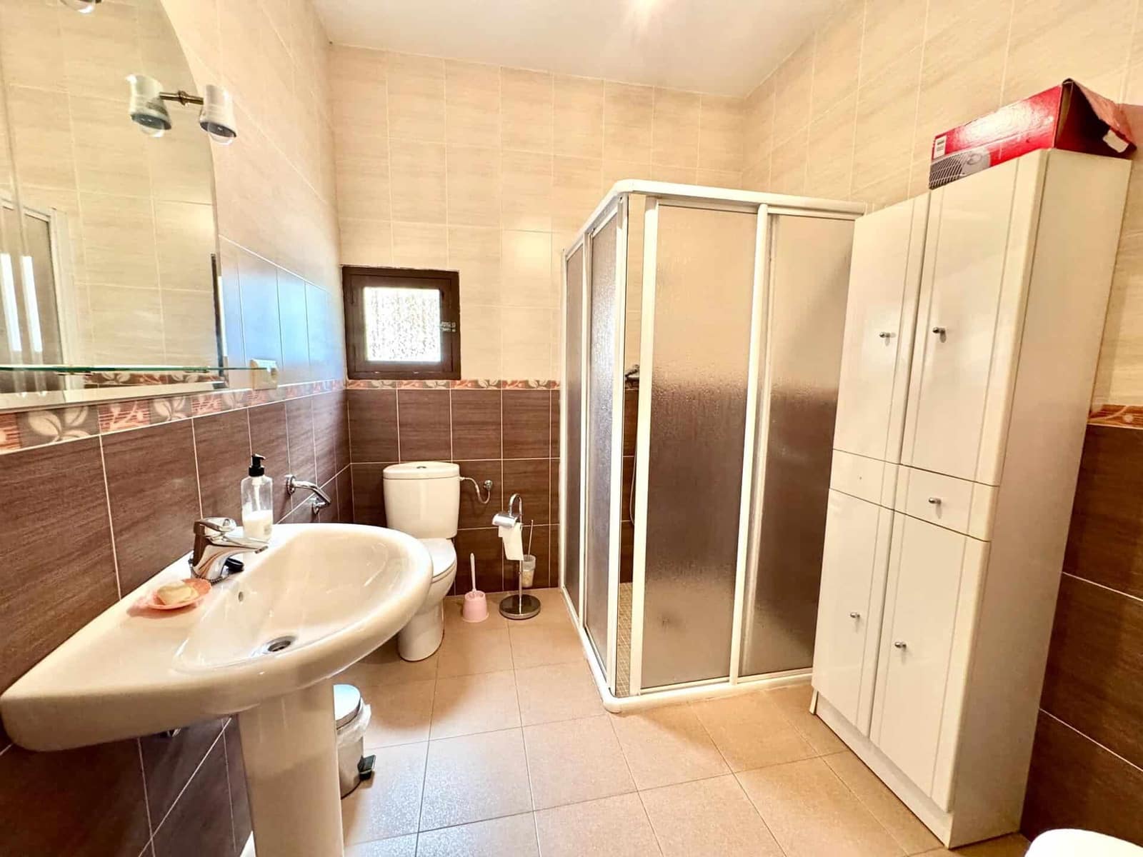 Chalet de 12 habitaciones en Laroles en venta con garaje - 129.500 € (Ref: 9603109)