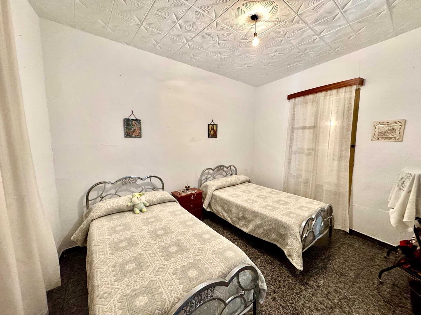 Chalet de 12 habitaciones en Laroles en venta con garaje - 129.500 € (Ref: 9603109)