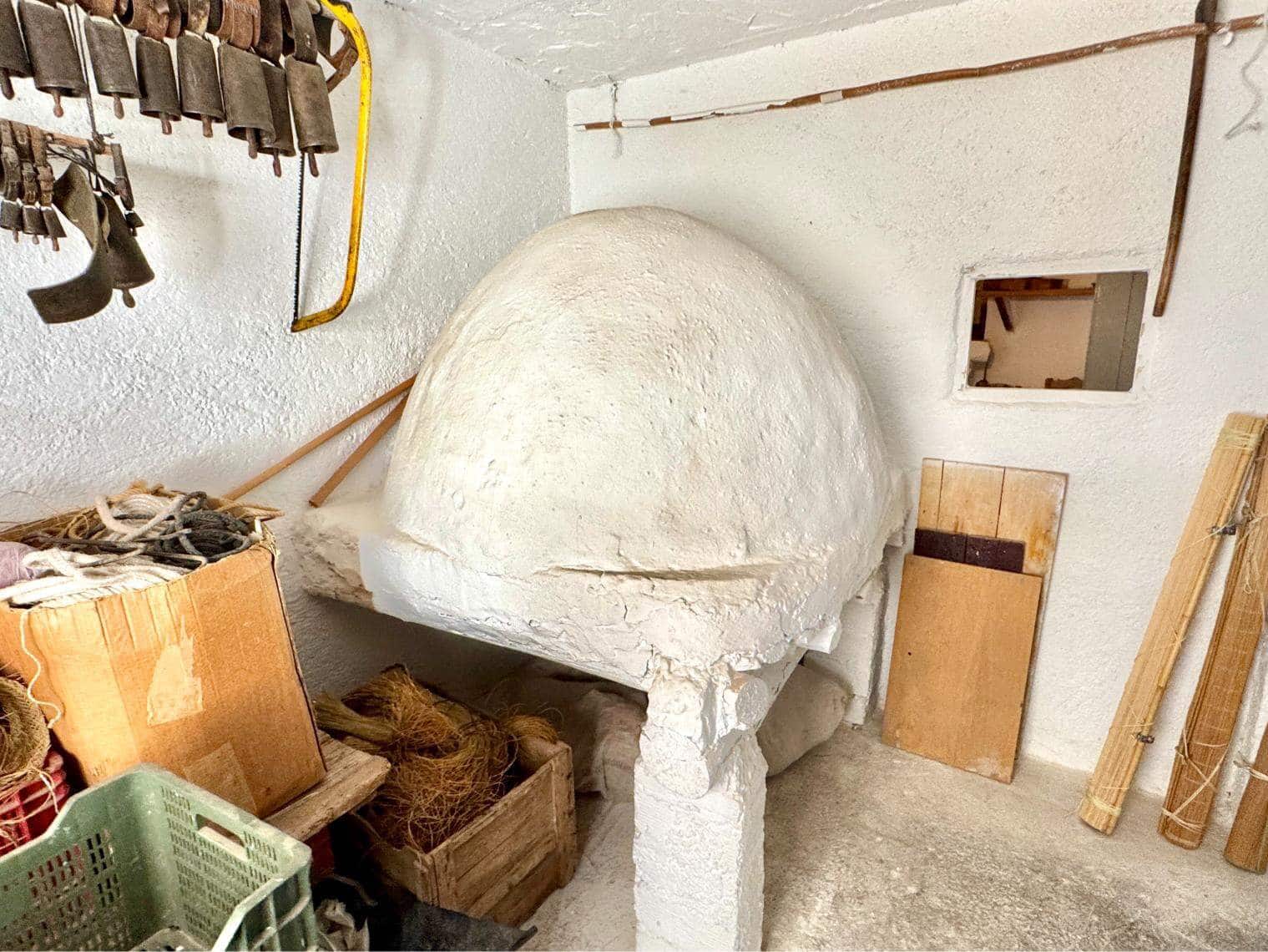 Chalet de 12 habitaciones en Laroles en venta con garaje - 129.500 € (Ref: 9603109)