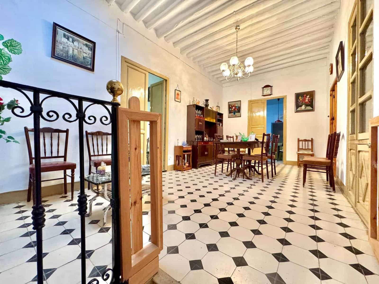 Chalet de 12 habitaciones en Laroles en venta con garaje - 129.500 € (Ref: 9603109)