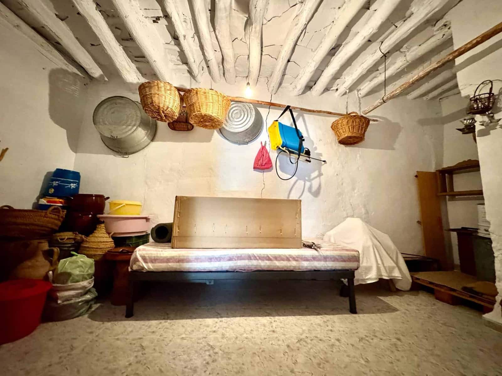 Chalet de 12 habitaciones en Laroles en venta con garaje - 129.500 € (Ref: 9603109)