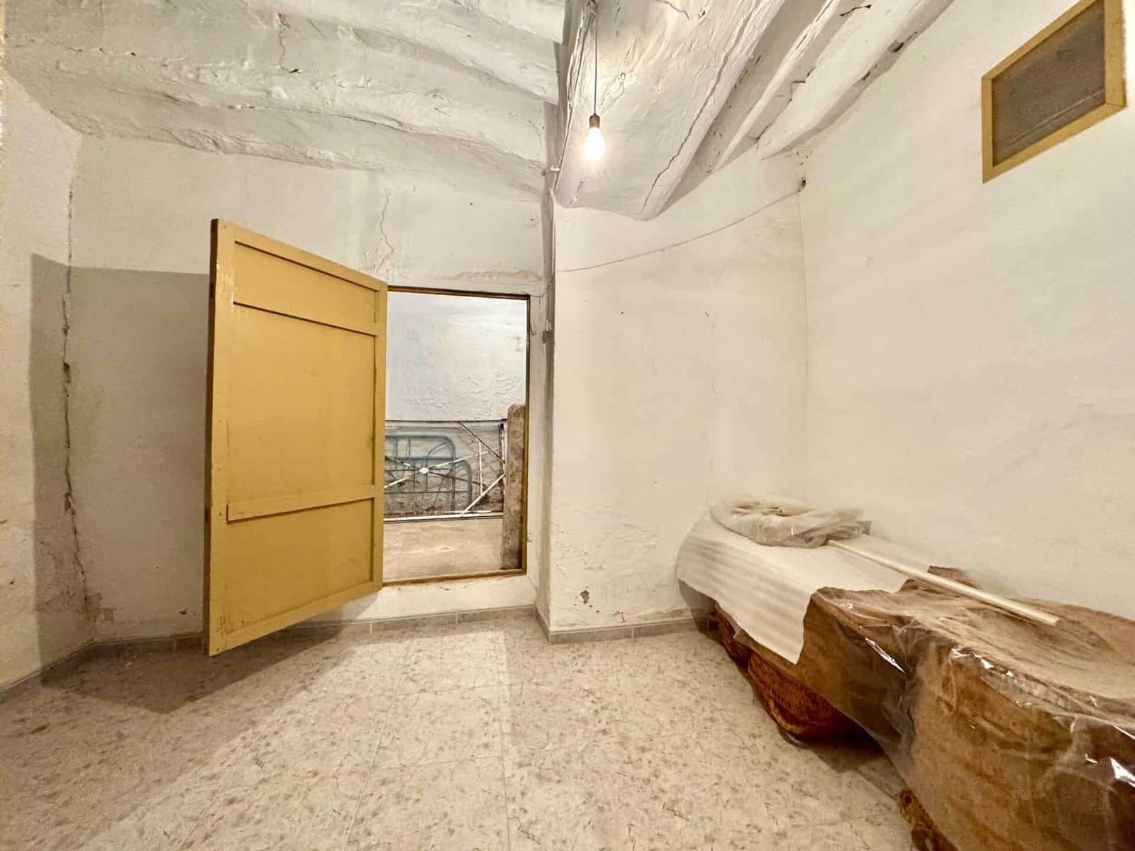 Chalet de 12 habitaciones en Laroles en venta con garaje - 129.500 € (Ref: 9603109)