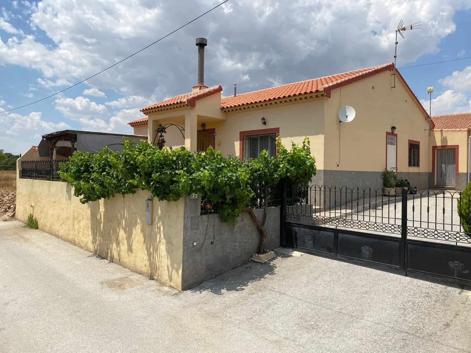 4 quarto Moradia para venda em Chirivel com piscina garagem - 165 990 € (Ref: 9603112)