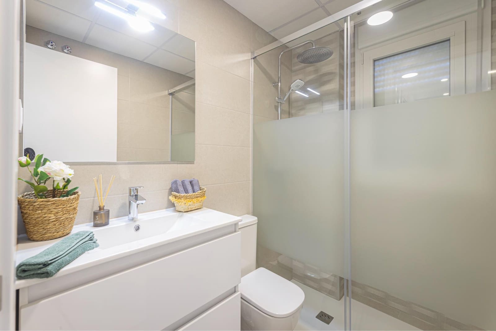 2 soveværelse Lejlighed til salg i La Manga del Mar Menor med swimmingpool garage - € 196.028 (Ref: 9603113)