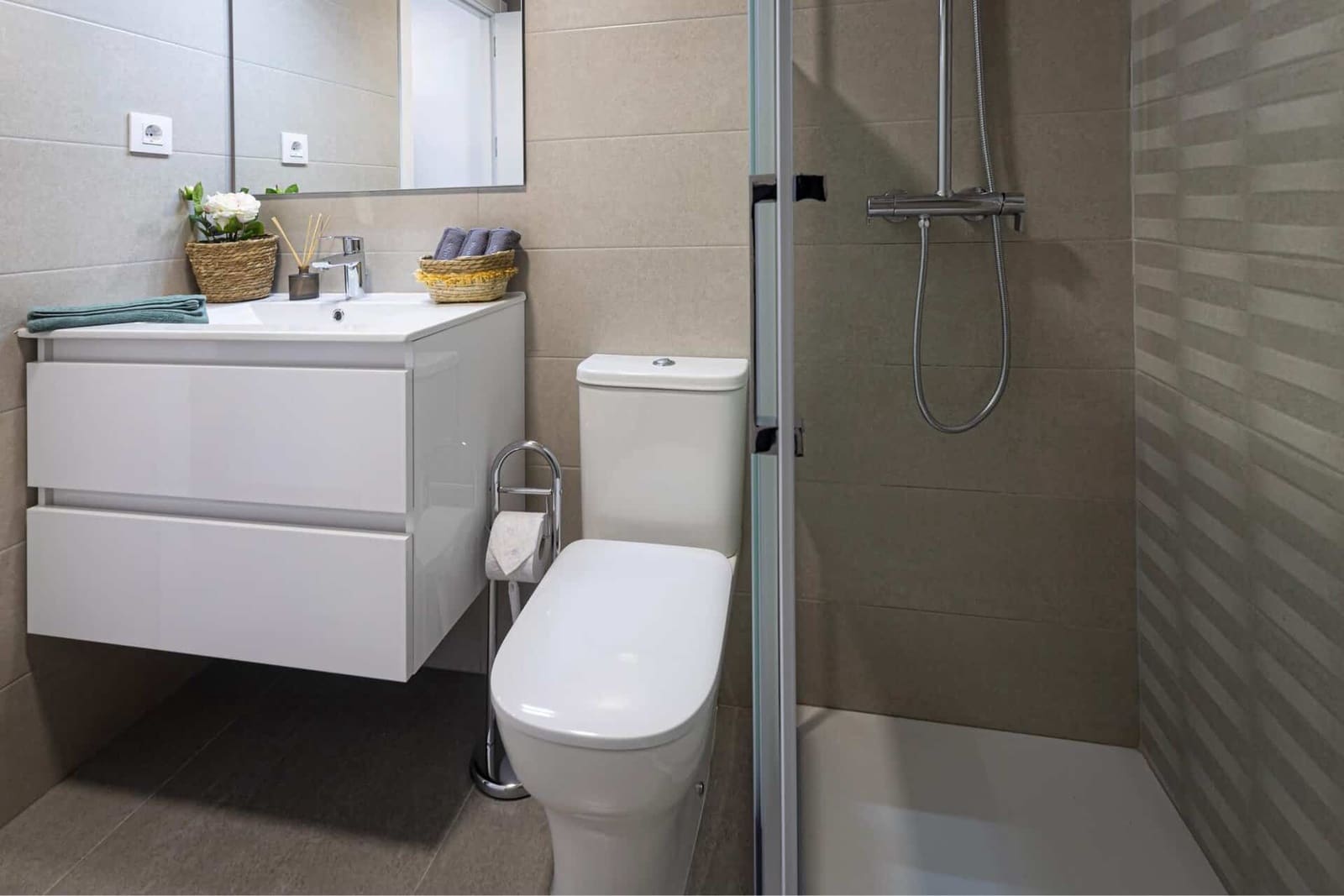 2 bedroom Apartment for sale in La Manga del Mar Menor with pool garage - € 196,028 (Ref: 9603113)