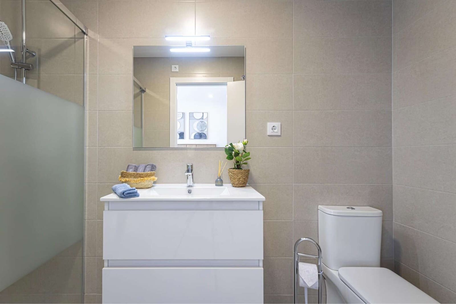 2 bedroom Apartment for sale in La Manga del Mar Menor with pool garage - € 196,028 (Ref: 9603113)