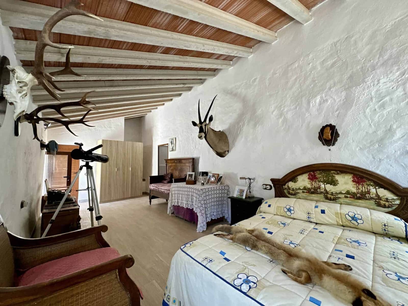 6 bedroom Villa for sale in Albox with garage - € 269,000 (Ref: 9603123)