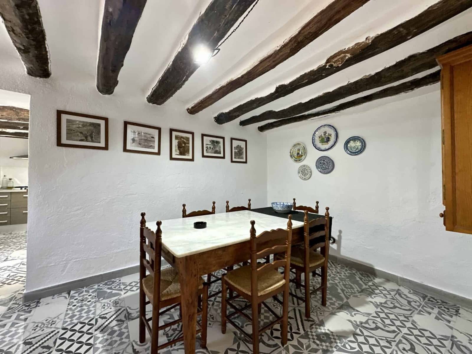 6 bedroom Villa for sale in Albox with garage - € 269,000 (Ref: 9603123)