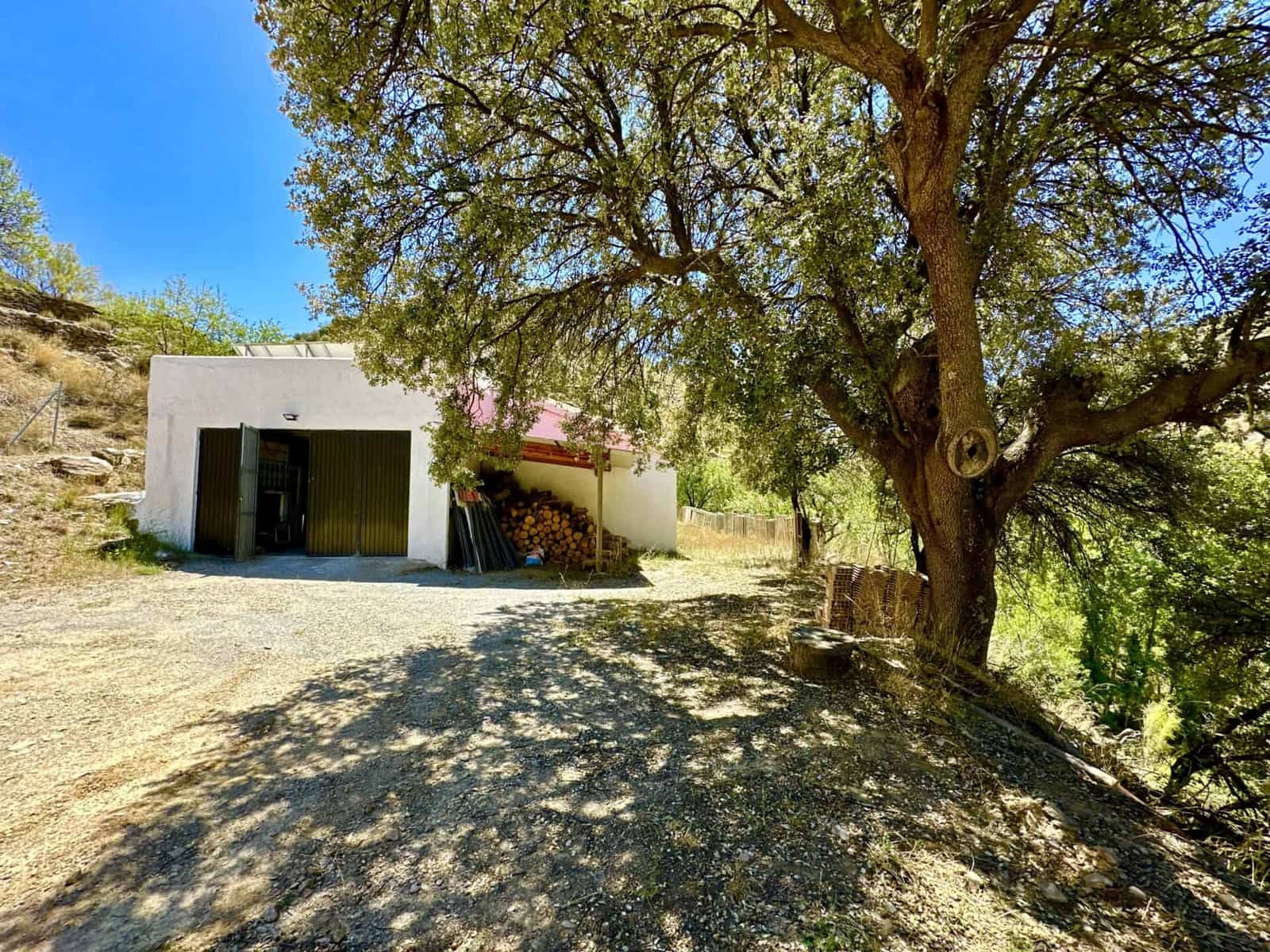 6 bedroom Villa for sale in Albox with garage - € 269,000 (Ref: 9603123)