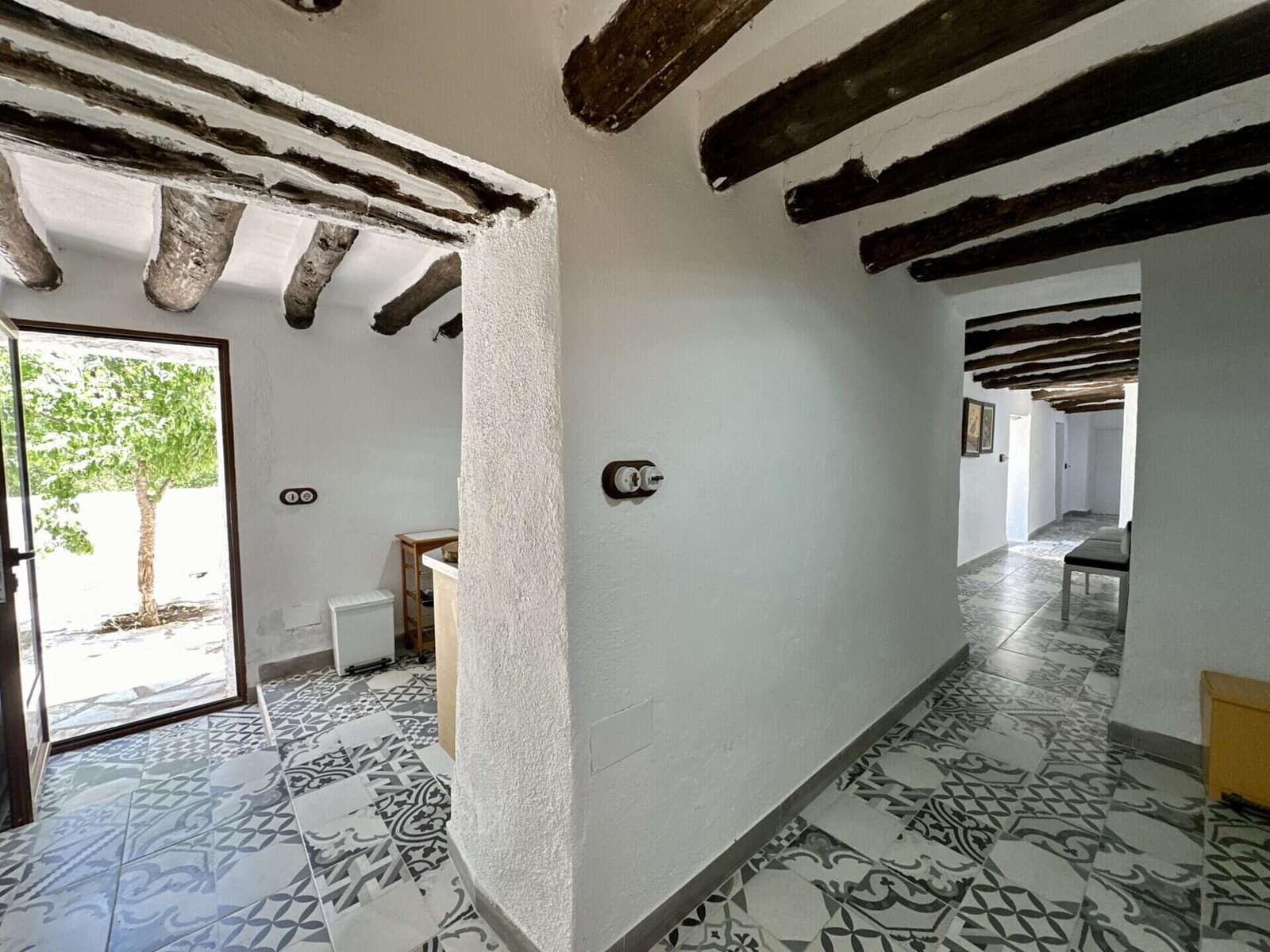 6 bedroom Villa for sale in Albox with garage - € 269,000 (Ref: 9603123)