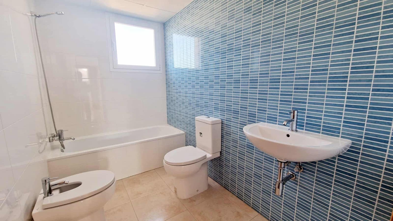 4 chambre Villa/Maison à vendre à Purias avec piscine garage - 362 000 € (Ref: 9603130)